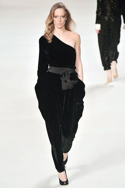 Look 27